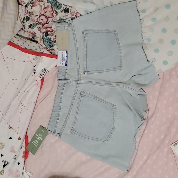 H&M Denim Shorts - Picture 2 of 8